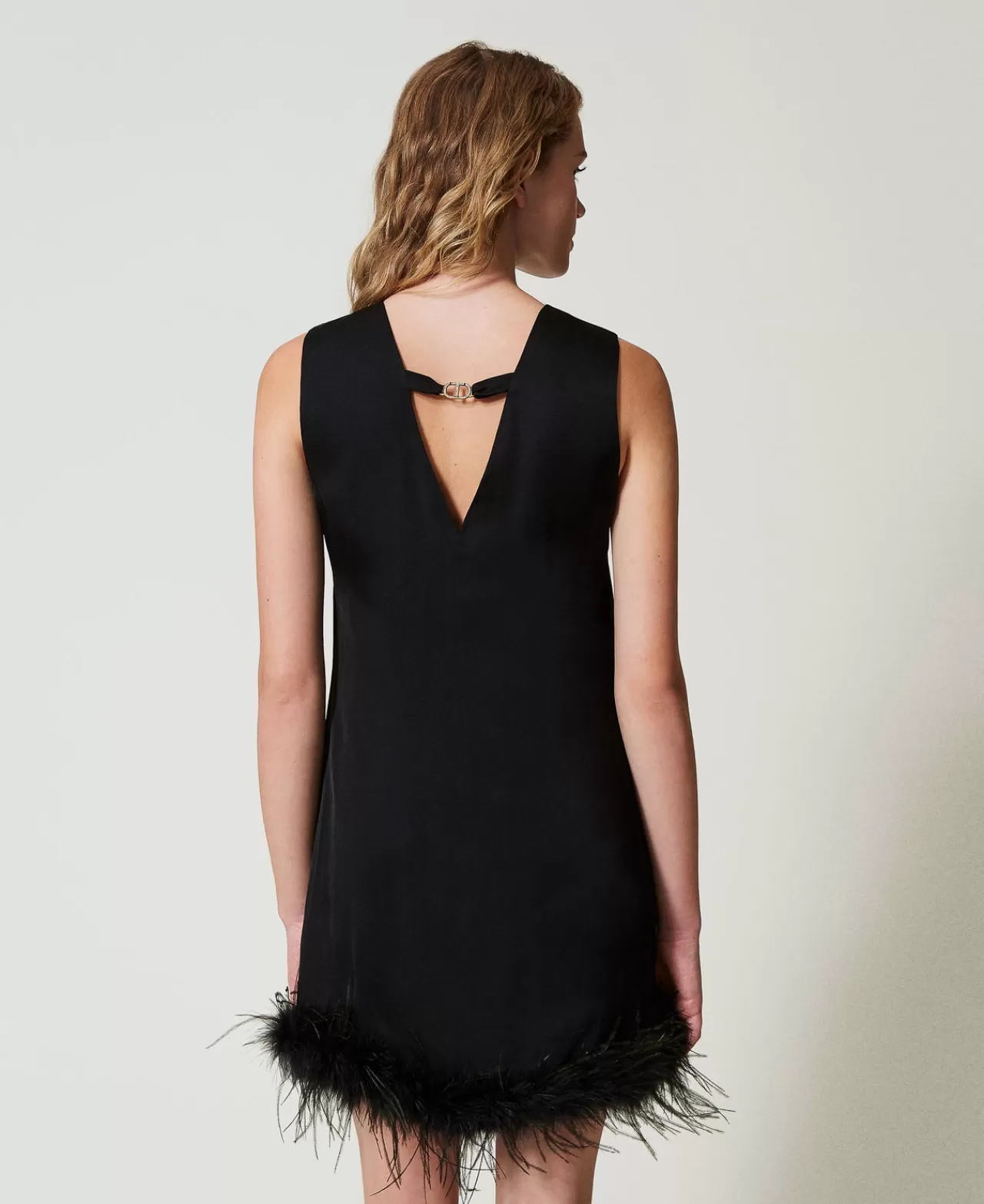 Vestiti Da Cerimonia | Vestiti Eleganti | TWINSET Milano Abito Corto Smanicato In Raso Con Piume Nero